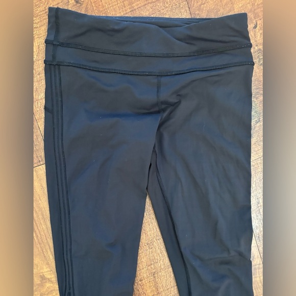 Lululemon women’s calf relief cropped leggings
Size 4 - Picture 2 of 10